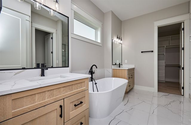 17686 Hammontree Drive, Clive, IA 50325