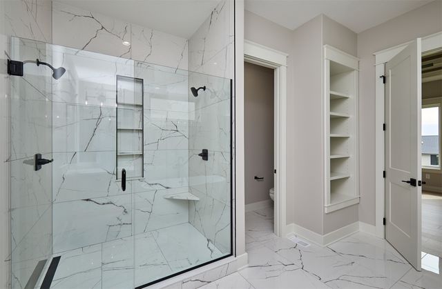 17686 Hammontree Drive, Clive, IA 50325