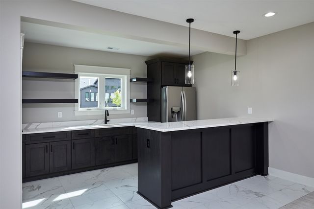 17686 Hammontree Drive, Clive, IA 50325