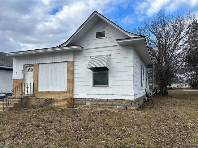 910 Lincoln Street, Coffeyville, KS 67337