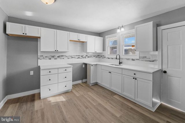 11 CONCORD AVE, Westville, NJ 08093