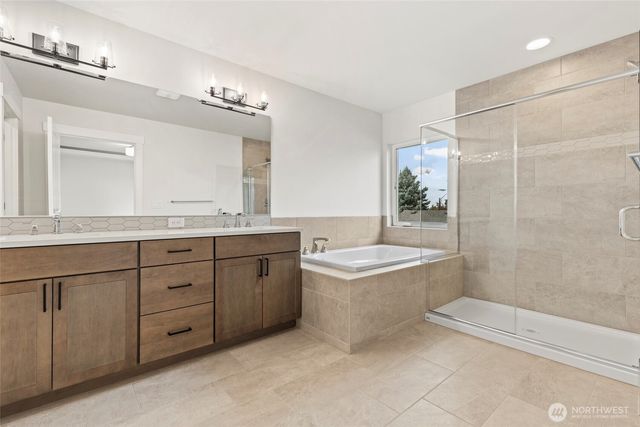 10142 Royal Valley Road NE, Poulsbo, WA 98370