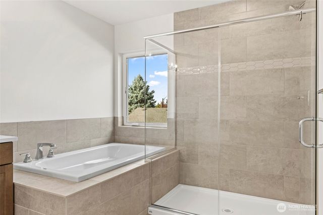 10142 Royal Valley Road NE, Poulsbo, WA 98370