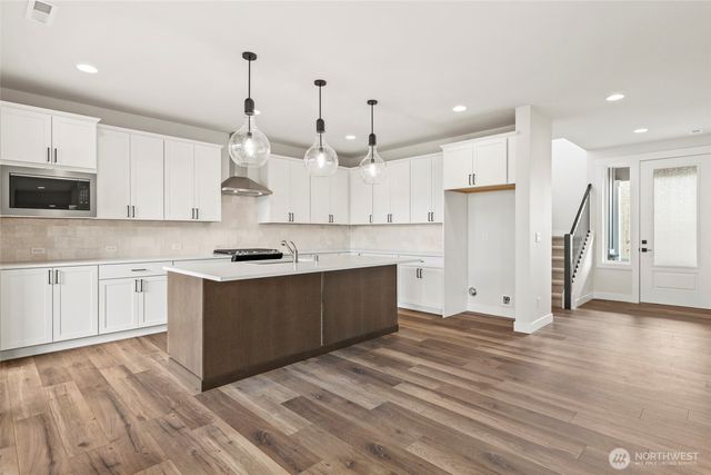 10142 Royal Valley Road NE, Poulsbo, WA 98370