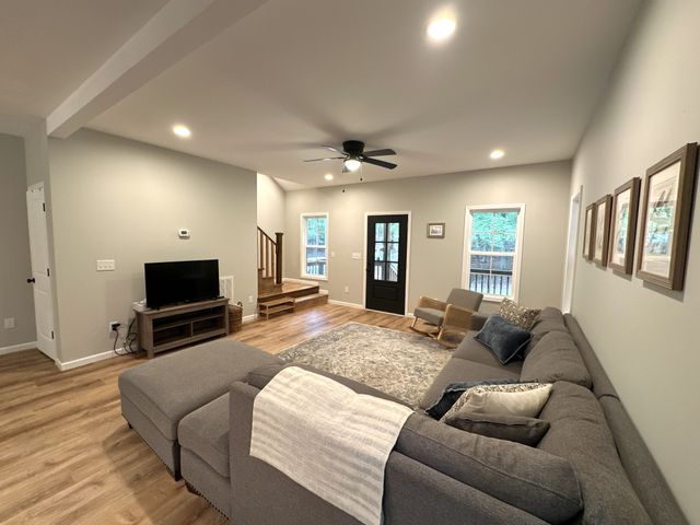 2220 Sarvisberry Pl, Monteagle, TN 37356