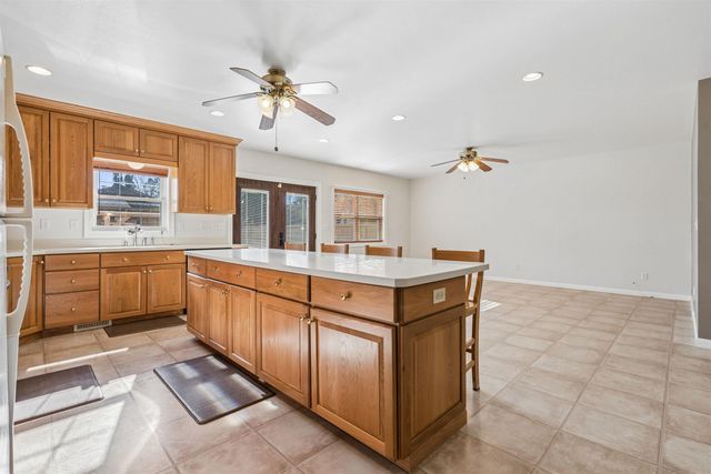 201 Derbyshire Road, Waterloo, IA 50701