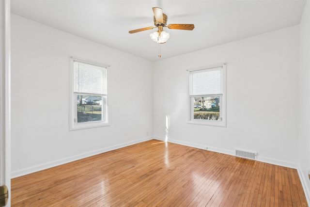 201 Derbyshire Road, Waterloo, IA 50701