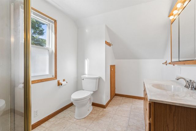 201 Derbyshire Road, Waterloo, IA 50701