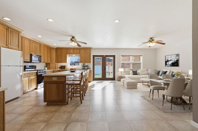 201 Derbyshire Road, Waterloo, IA 50701