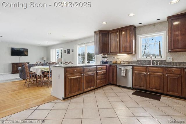 921 Kyle Court, White Lake Charter Township, MI 48383