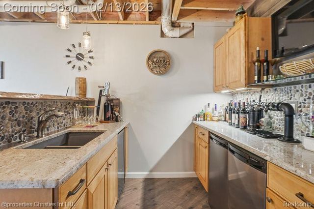 921 Kyle Court, White Lake Charter Township, MI 48383