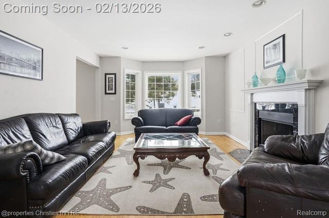 921 Kyle Court, White Lake Charter Township, MI 48383