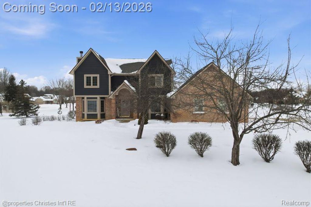 921 Kyle Court, White Lake Charter Township, MI 48383