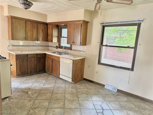 1201 Benskin Avenue SW, Canton, OH 44710