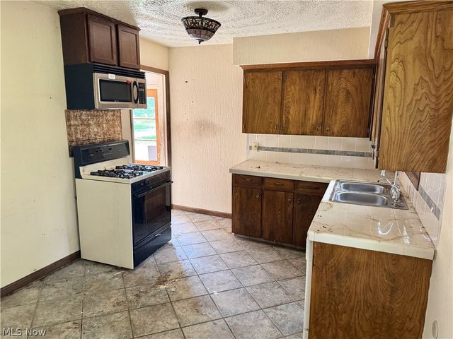 1201 Benskin Avenue SW, Canton, OH 44710