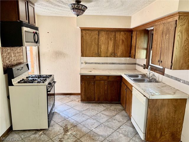 1201 Benskin Avenue SW, Canton, OH 44710