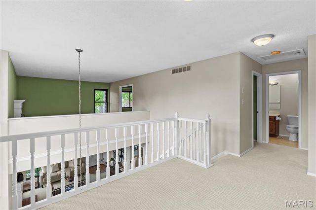 2000 Meadowtree Lane 5, Kirkwood, MO 63122