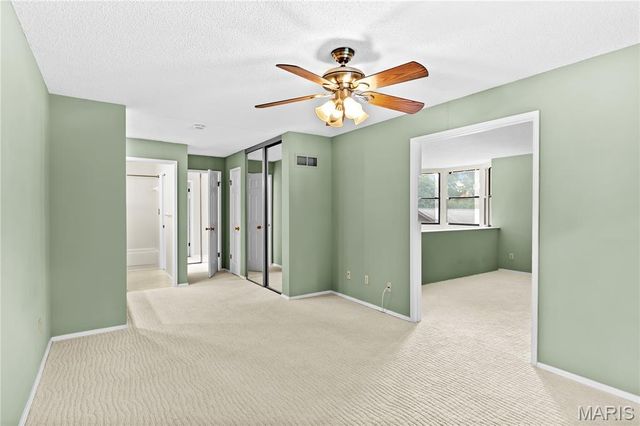 2000 Meadowtree Lane 5, Kirkwood, MO 63122
