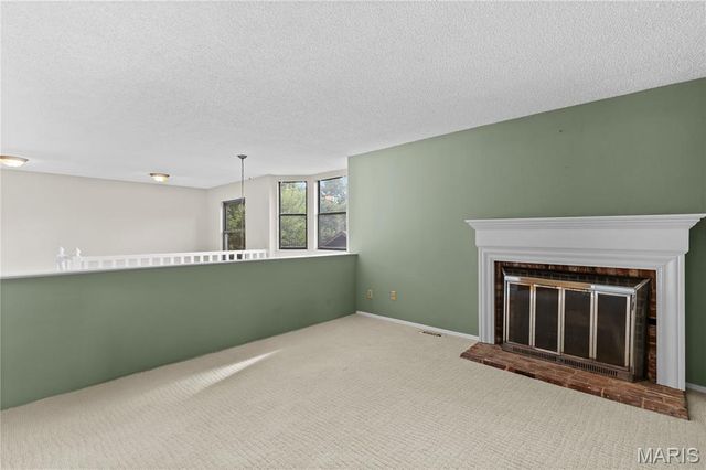 2000 Meadowtree Lane 5, Kirkwood, MO 63122