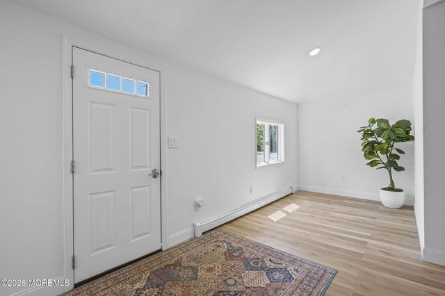 310 East Road, Belford, NJ 07718