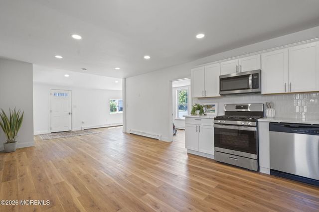310 East Road, Belford, NJ 07718