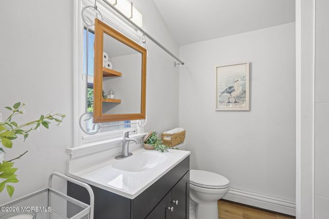 310 East Road, Belford, NJ 07718
