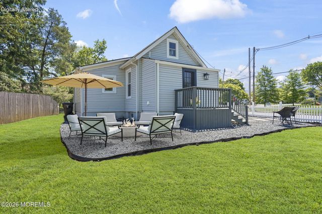 310 East Road, Belford, NJ 07718
