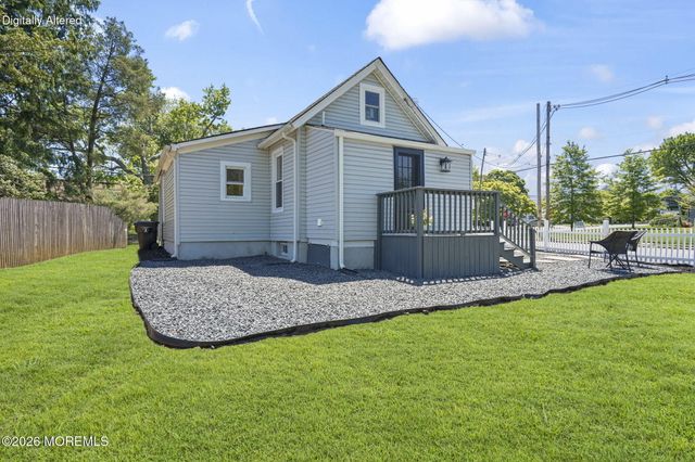 310 East Road, Belford, NJ 07718