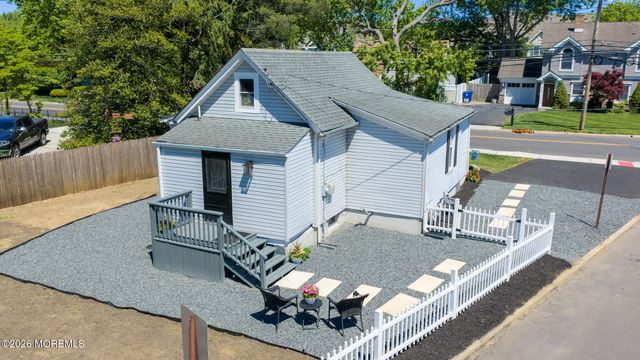 310 East Road, Belford, NJ 07718