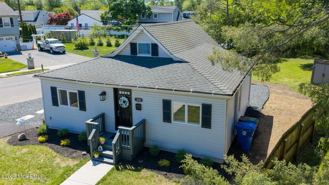 310 East Road, Belford, NJ 07718