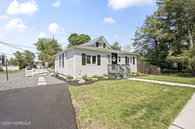 310 East Road, Belford, NJ 07718