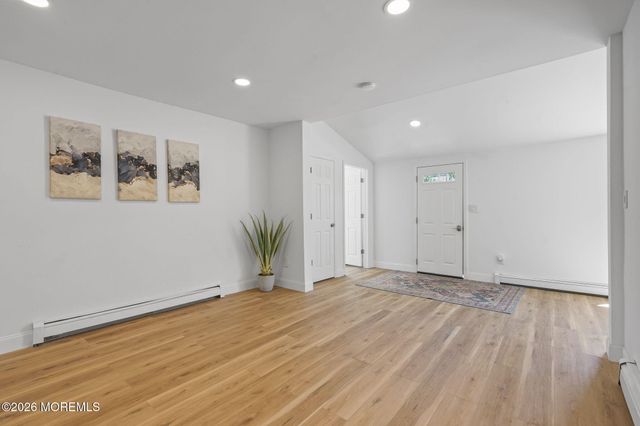 310 East Road, Belford, NJ 07718
