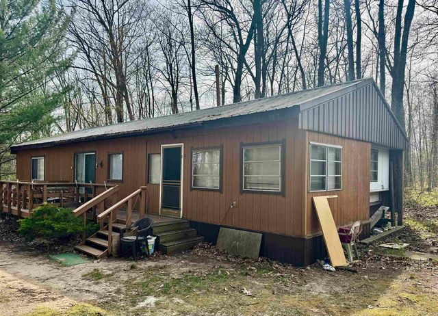 2691 Ridge Road, Harrison, MI 48625