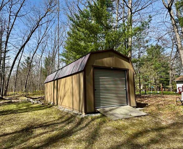 2691 Ridge Road, Harrison, MI 48625