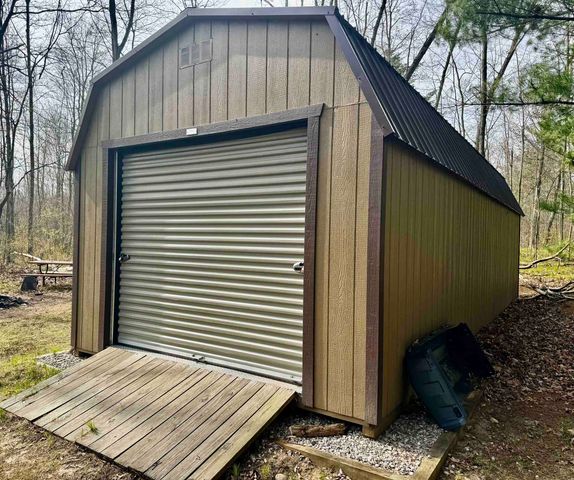 2691 Ridge Road, Harrison, MI 48625
