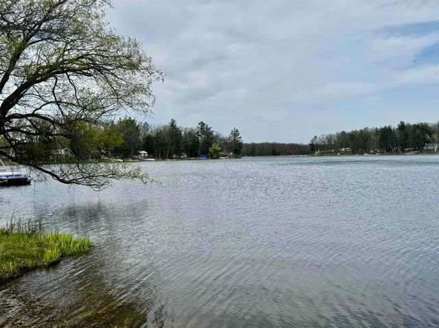 2691 Ridge Road, Harrison, MI 48625