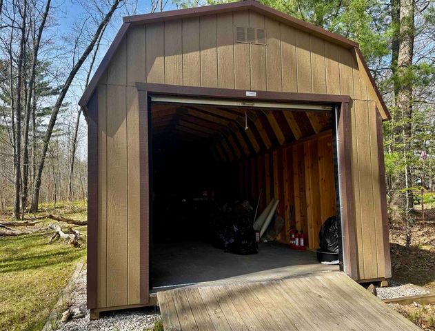 2691 Ridge Road, Harrison, MI 48625