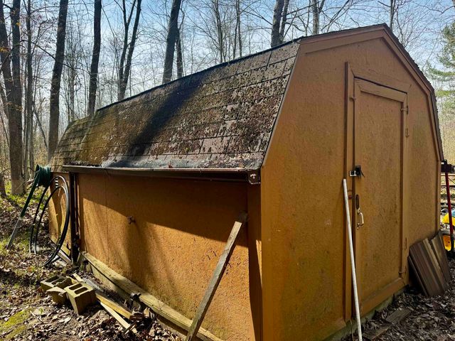 2691 Ridge Road, Harrison, MI 48625