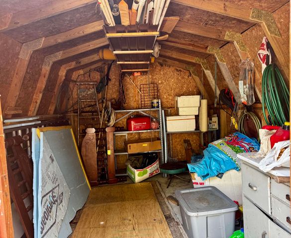 2691 Ridge Road, Harrison, MI 48625