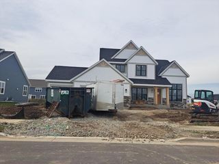 1750 Whalen DRIVE, Oconomowoc, WI 53066
