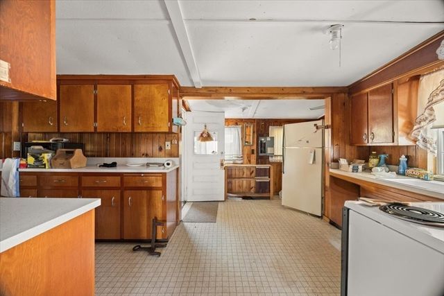 730 Eastside Rd, Wrentham, MA 02093