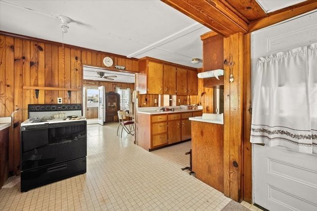 730 Eastside Rd, Wrentham, MA 02093