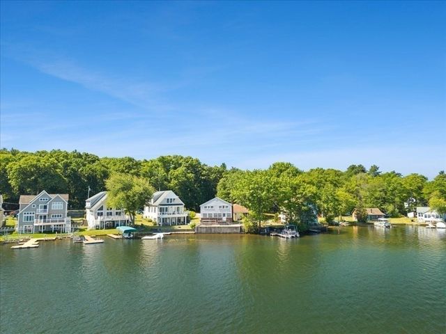 730 Eastside Rd, Wrentham, MA 02093