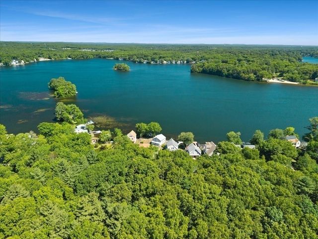 730 Eastside Rd, Wrentham, MA 02093