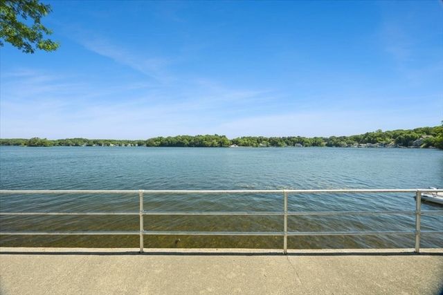 730 Eastside Rd, Wrentham, MA 02093