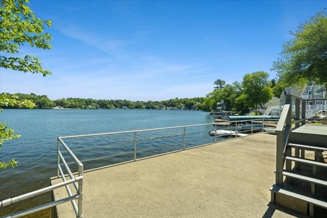 730 Eastside Rd, Wrentham, MA 02093