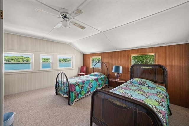 730 Eastside Rd, Wrentham, MA 02093