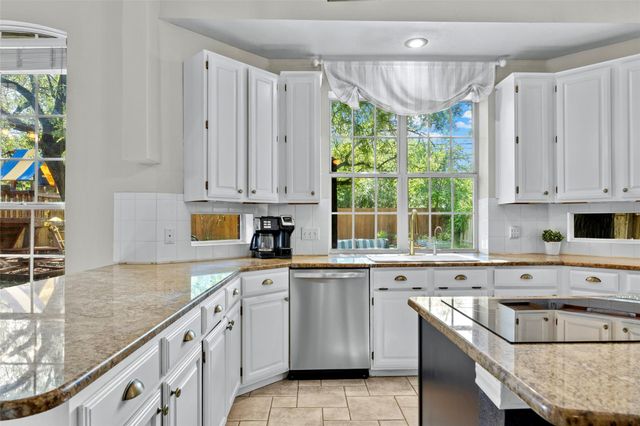 1214 Cardinal LN, Round Rock, TX 78681