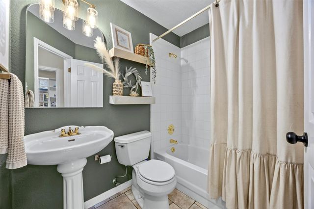 1214 Cardinal LN, Round Rock, TX 78681