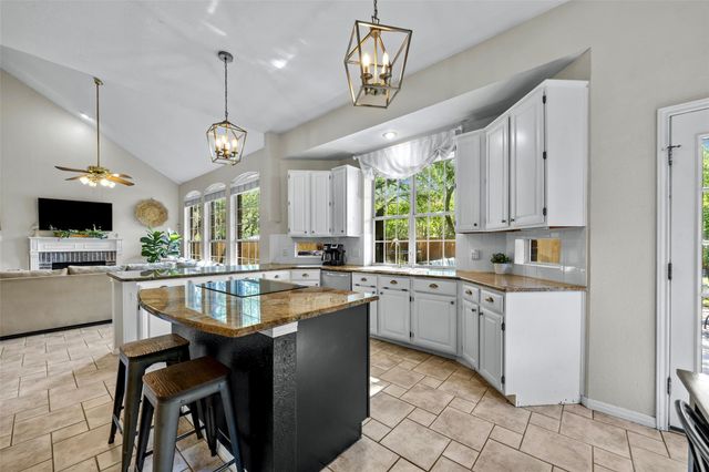 1214 Cardinal LN, Round Rock, TX 78681